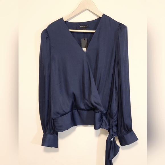 Banana Republic satin wrap top - Picture 2 of 7